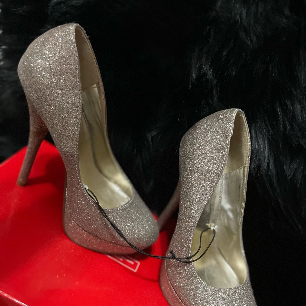 Brand new Glitter gold statement heels pumps size 6